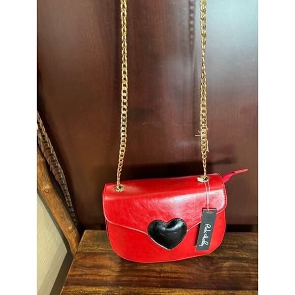 NEW Pink Haley Heart Black Red Faux Leather Crossbody Bag Purse - Picture 3 of 8